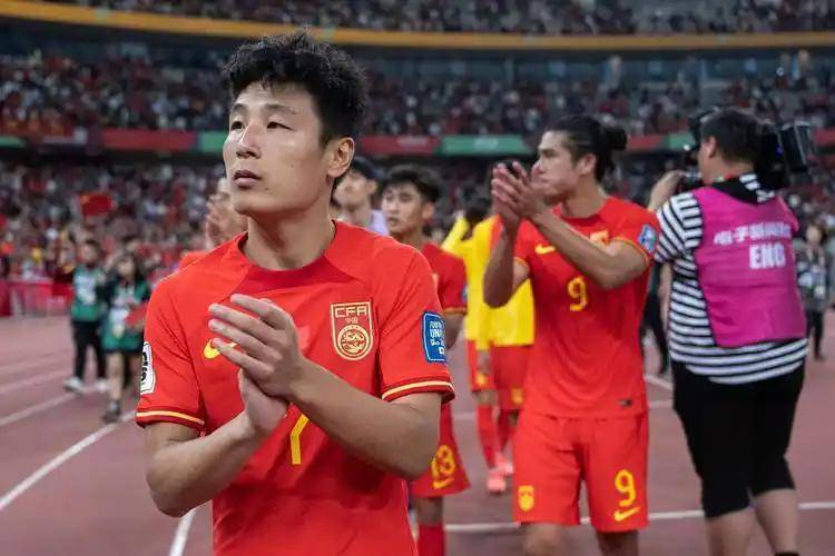 申台龙：未收到中国足协邀请若有报价我就去执教的简单介绍