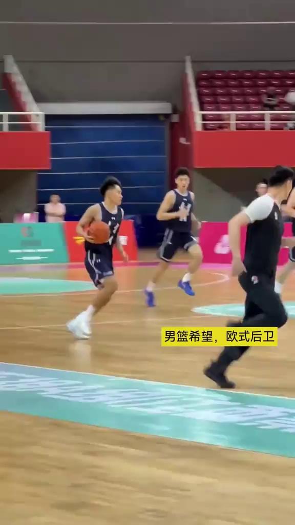 赵维伦：第一次穿上国家队战袍那感觉太棒了