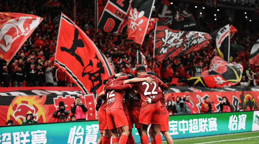 尤文图斯中场团结一心，欧冠豪强冲锋在前